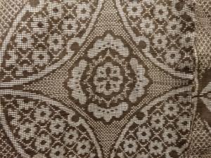 アンティーク　花七宝模様織り出し本場泥大島紬着物